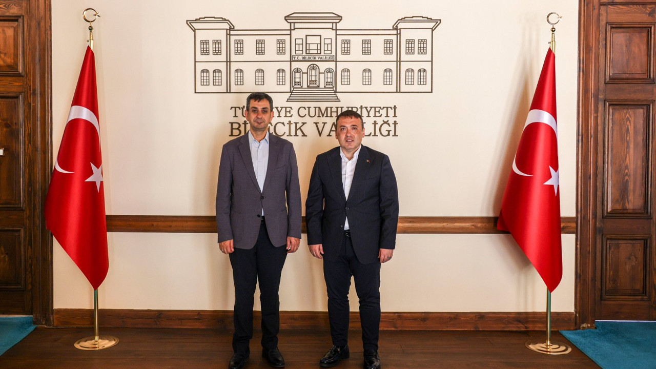 Vali Sözer, Pamukova Belediye Başkanı Akın’ı kabul etti